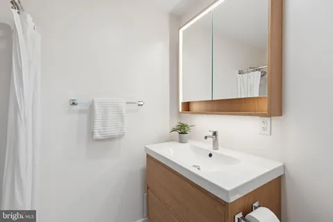 $475,000 | 105 Country Club Place, Cherry Hill, NJ 08003