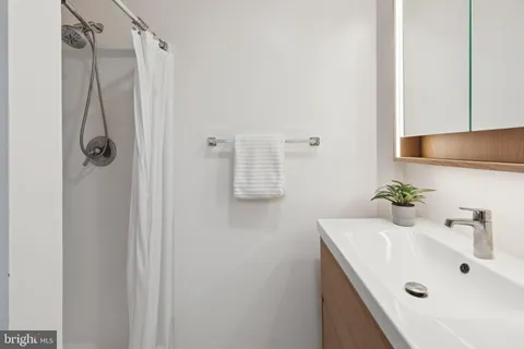 $475,000 | 105 Country Club Place, Cherry Hill, NJ 08003