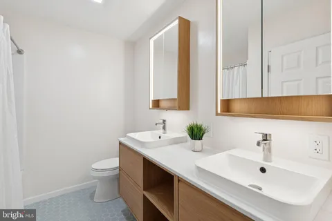 $475,000 | 105 Country Club Place, Cherry Hill, NJ 08003