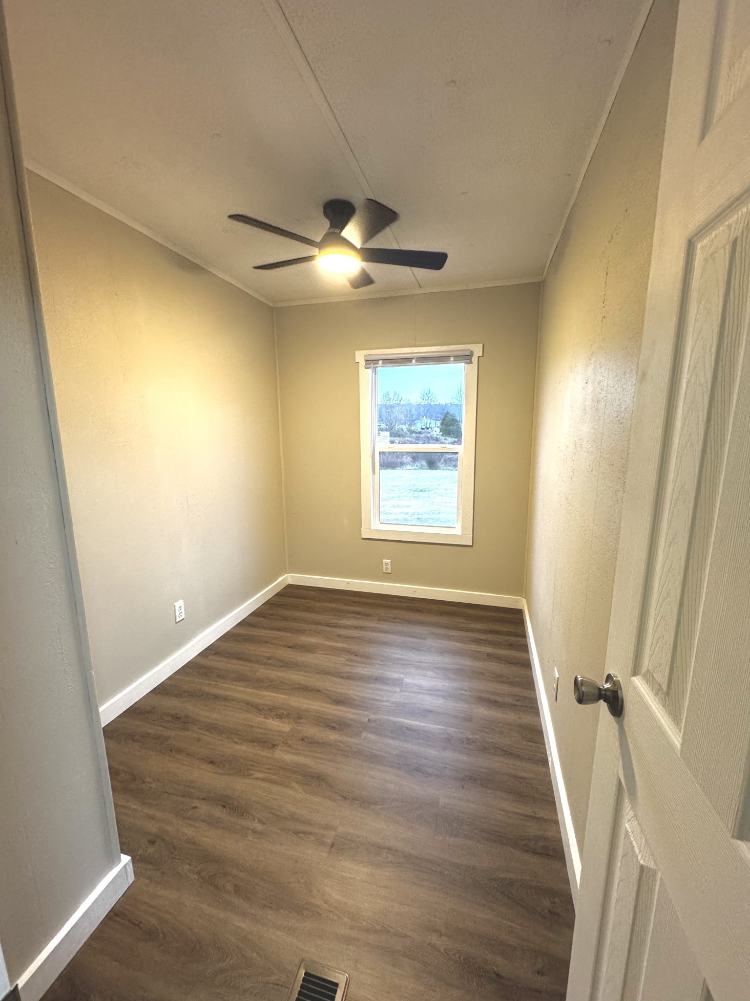 1221 Disneyland Road Sparta, TN 38583 - Photo 17 of 33 Gallery Image 17