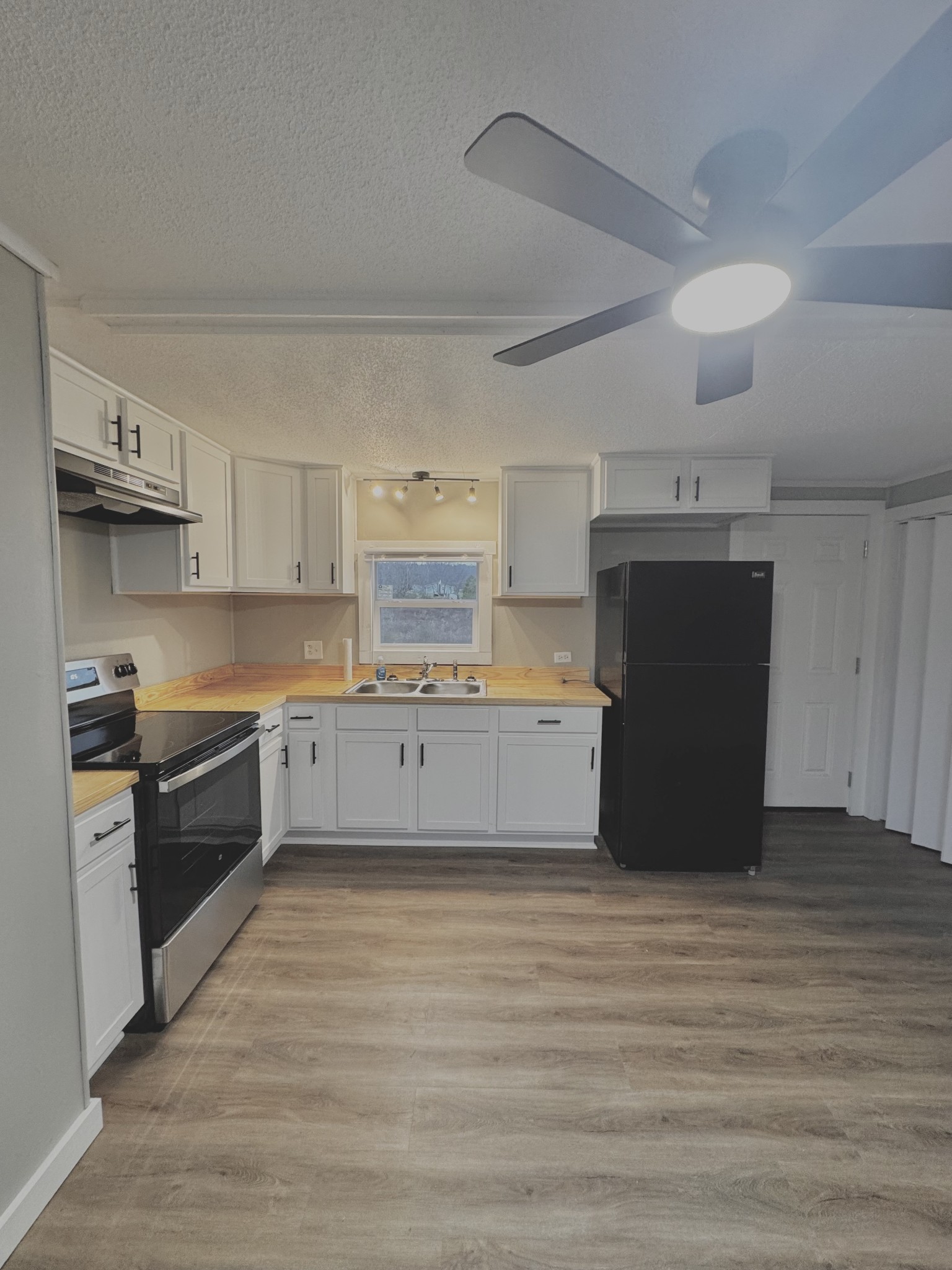 1221 Disneyland Road Sparta, TN 38583 - Photo 7 of 33 Gallery Image 7