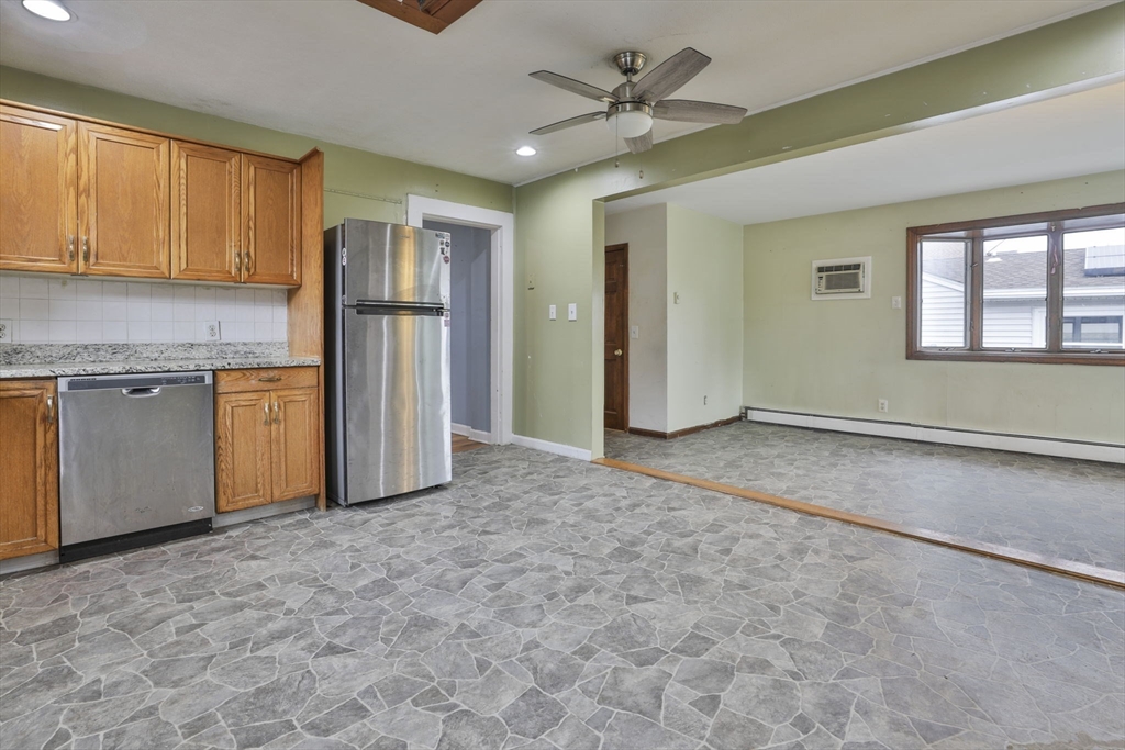 3 Munroe Street Haverhill, MA 01830 - Photo 10 of 42