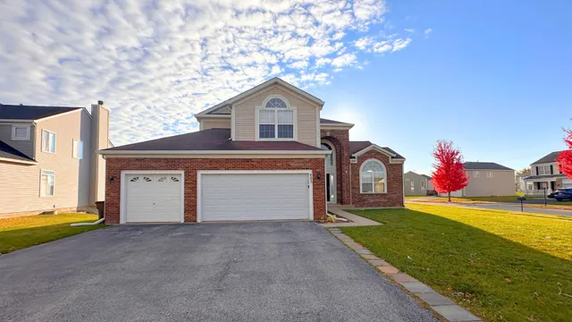 $368,000 | 453 Fairway Court, University Park, IL 60484