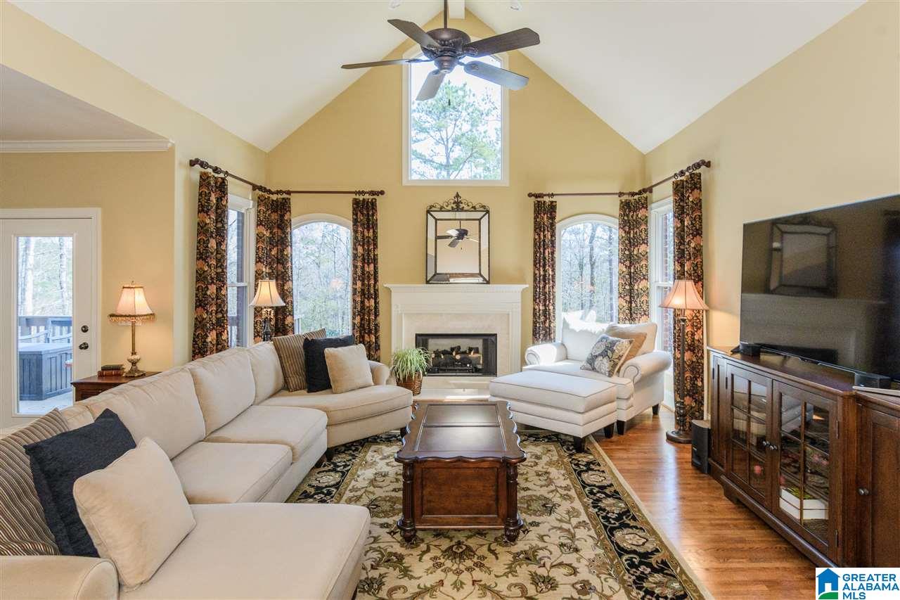 927 Timberline Circle Calera, AL 35040 - Photo 5 of 48