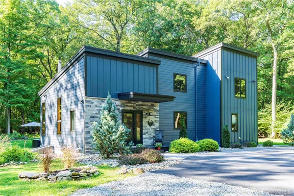 $998,000 | 105 Iron Mountain Road, Warwick, NY 10990