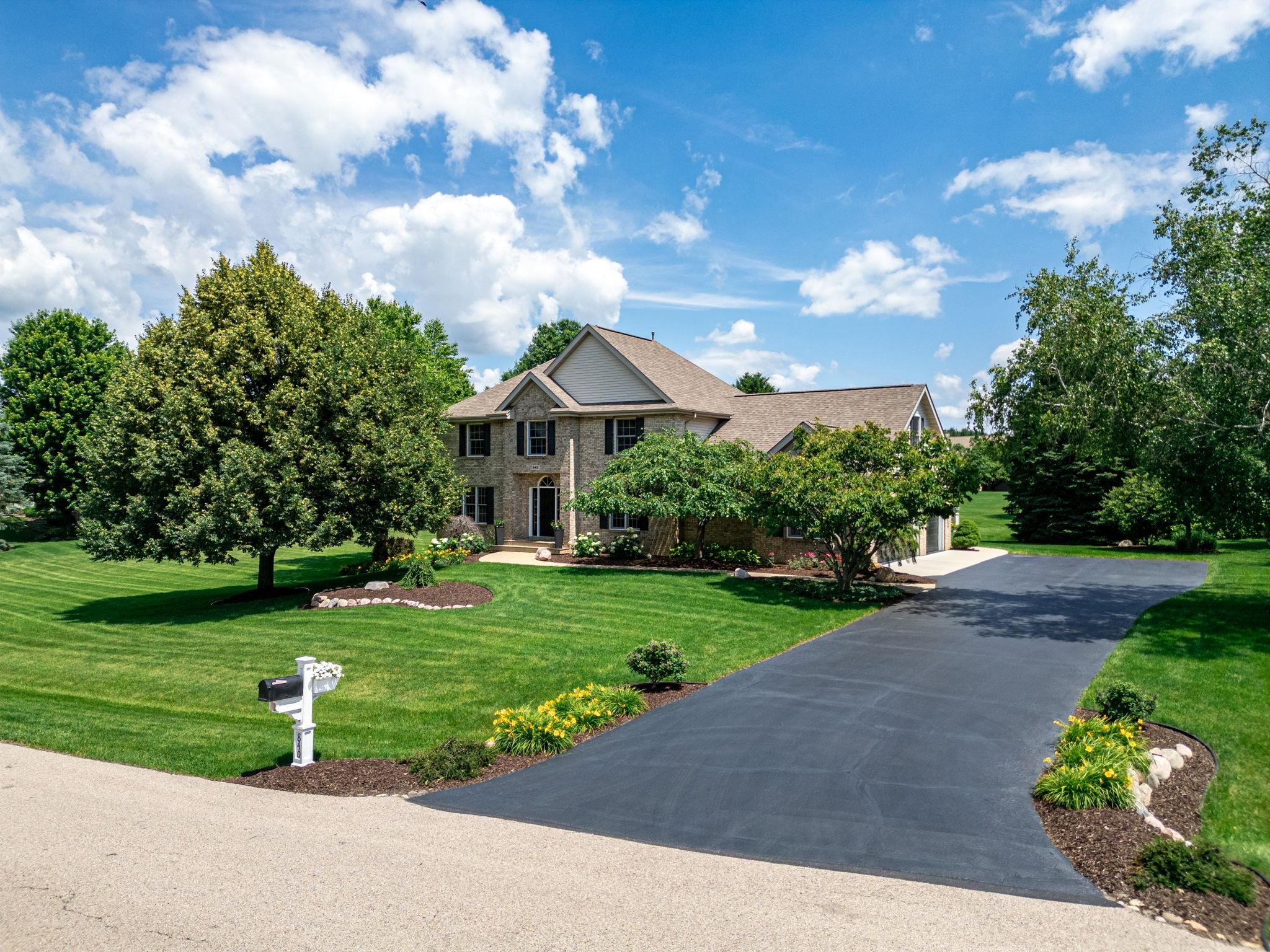 840 Boulder Ridge Drive Belvidere, IL 61008 - Photo 2 of 50