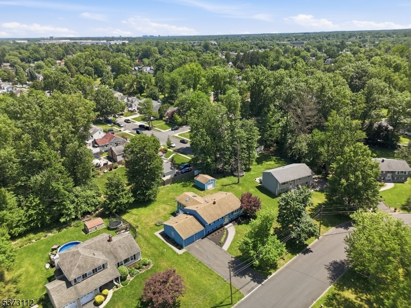 14 Hayward Street Bridgewater, NJ 08805 - Photo 4 of 28