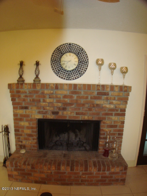 3361 Waverly Dock Road Jacksonville, FL 32223 - Photo 8 of 25 FIREPLACE
