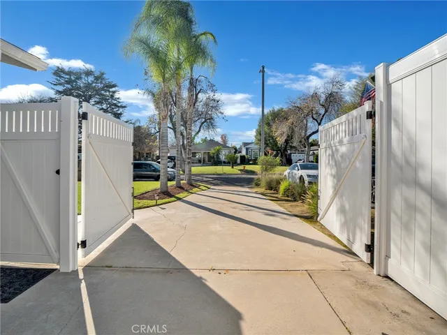 $1,299,000 | 900 North Parish Place, Burbank, CA 91506