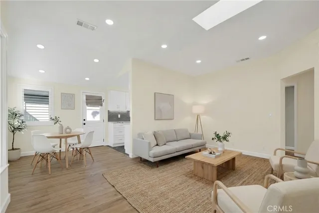 $1,299,000 | 900 North Parish Place, Burbank, CA 91506