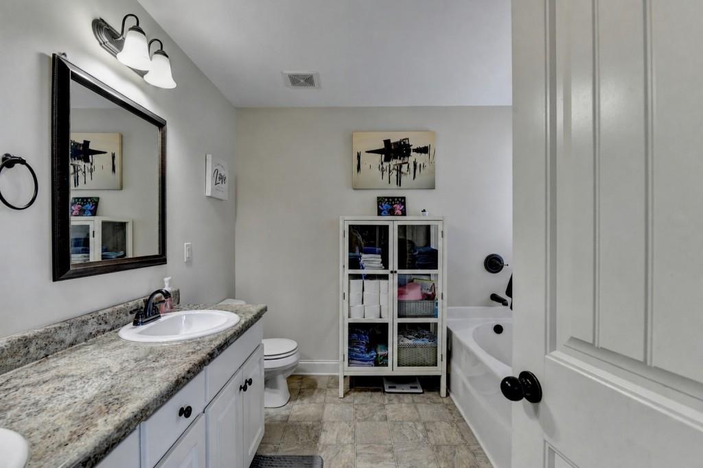 82 Lake Point Court Jefferson, GA 30549 - Photo 24 of 57