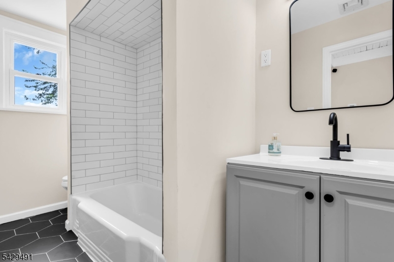 724 3rd Street Lyndhurst, NJ 07071 - Photo 18 of 24