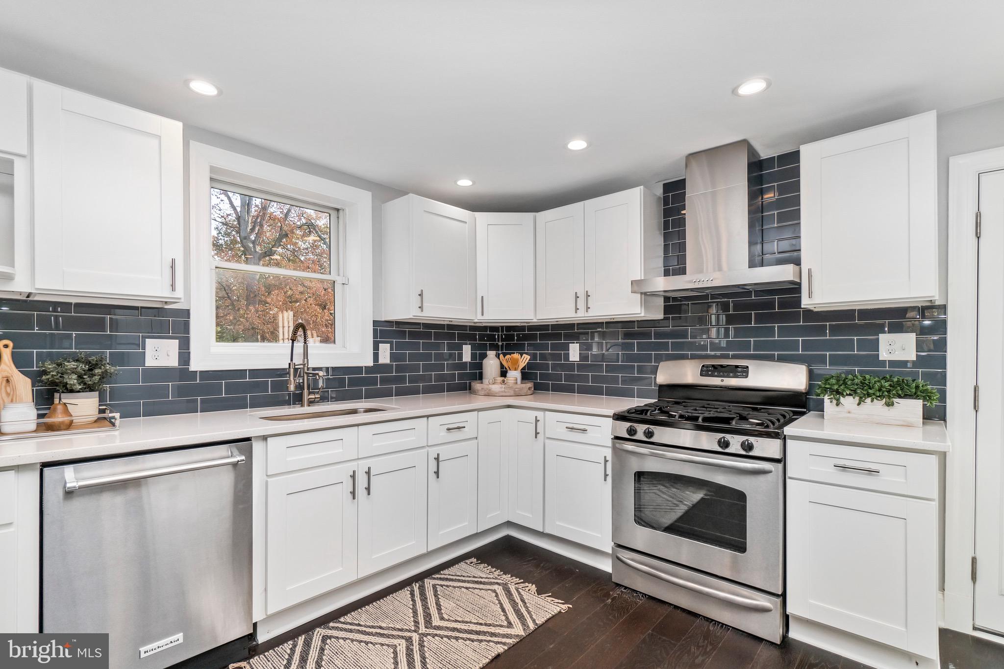 615 St Dunstans Road Baltimore, MD 21212 - Photo 12 of 42