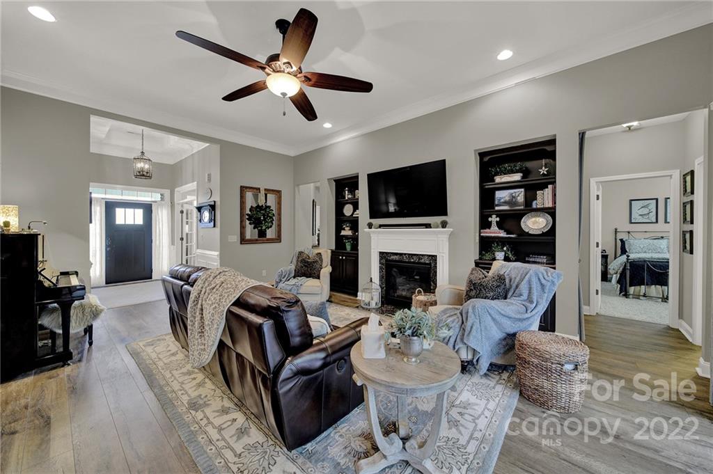 1121 Nigella Court Tega Cay, SC 29708 - Photo 9 of 47 Gallery Image 9