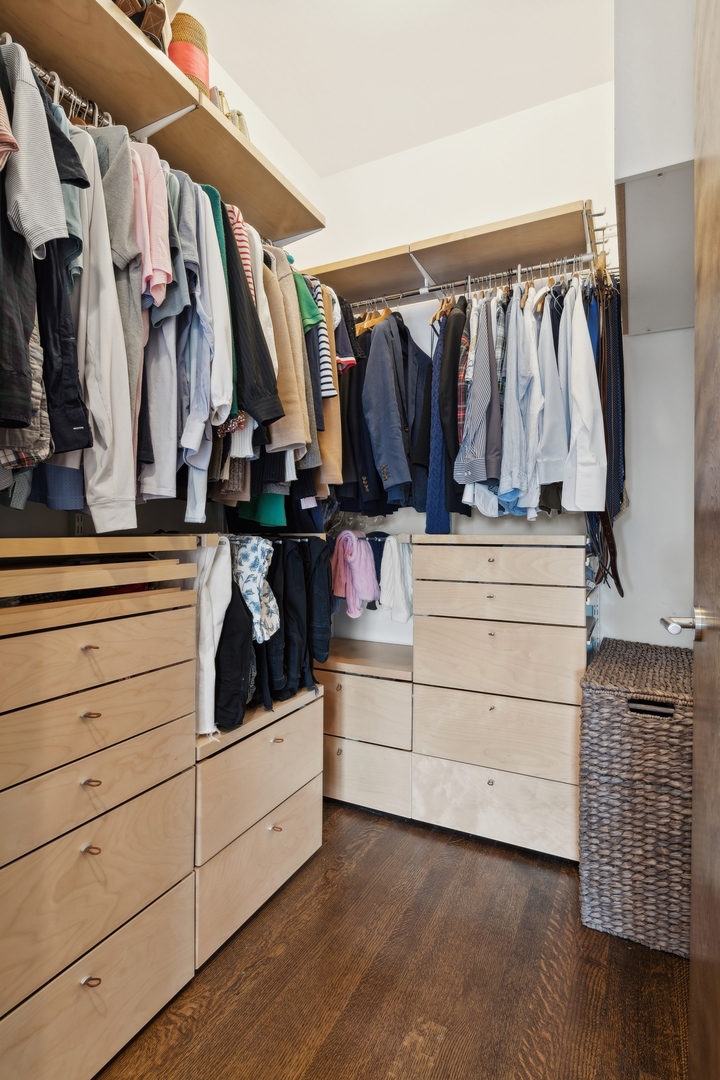 15 South Racine Avenue, Unit 5N Chicago, IL 60607 - Photo 19 of 30