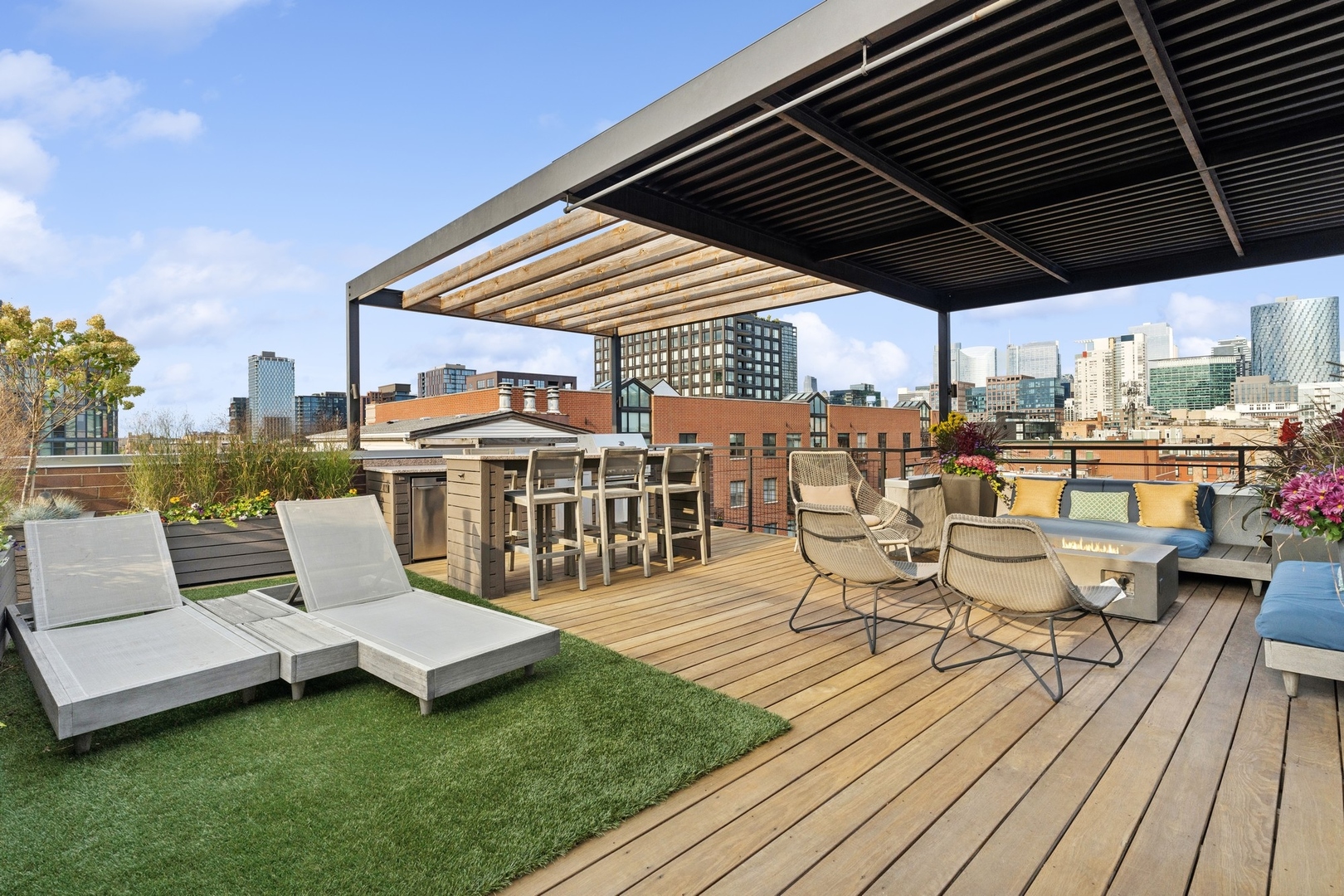 15 South Racine Avenue, Unit 5N Chicago, IL 60607 - Photo 2 of 30