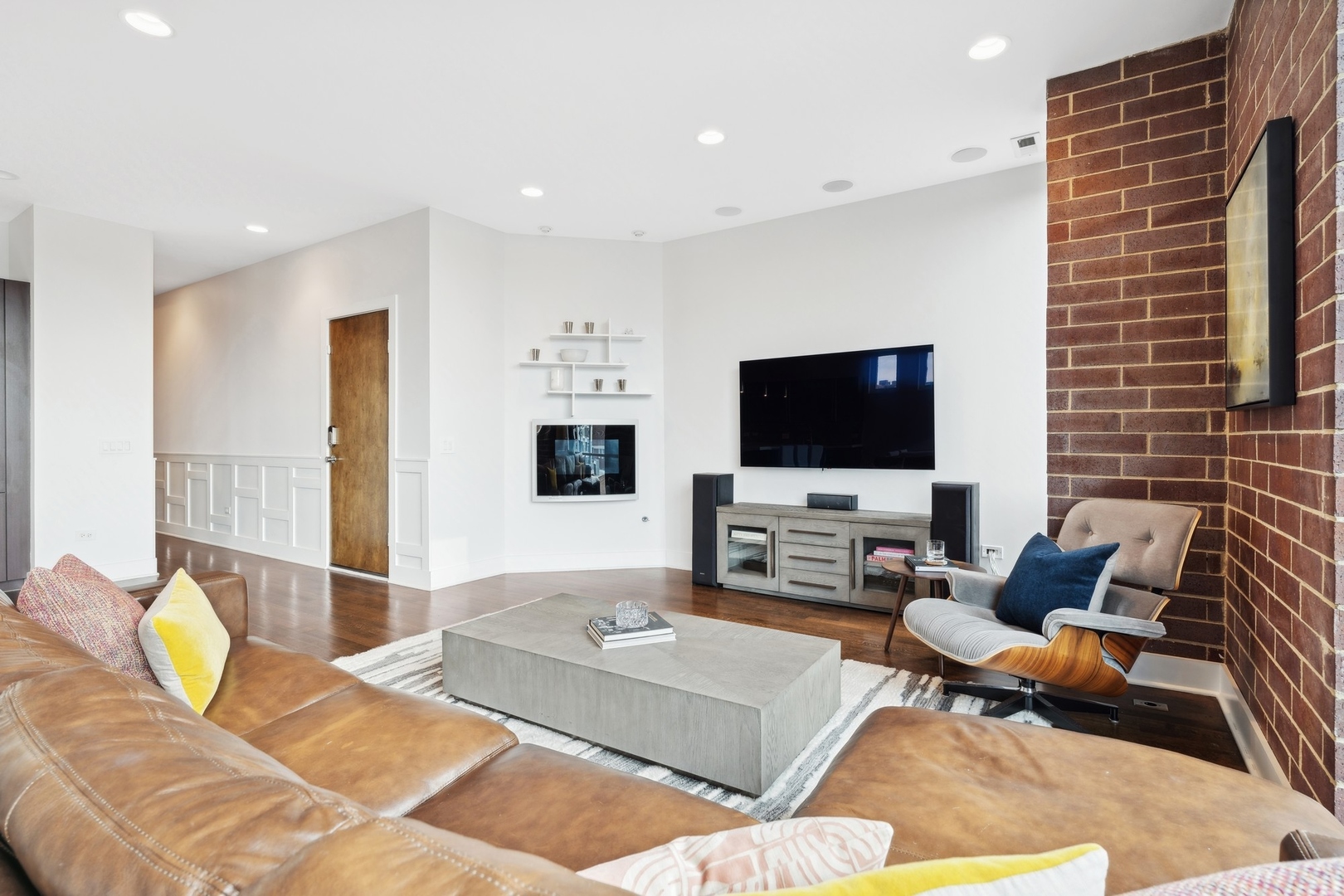 15 South Racine Avenue, Unit 5N Chicago, IL 60607 - Photo 23 of 30