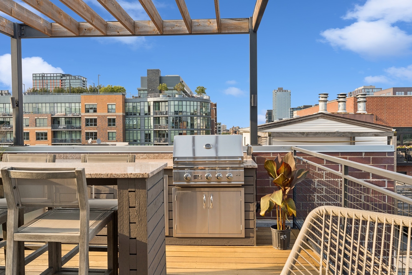 15 South Racine Avenue, Unit 5N Chicago, IL 60607 - Photo 26 of 30