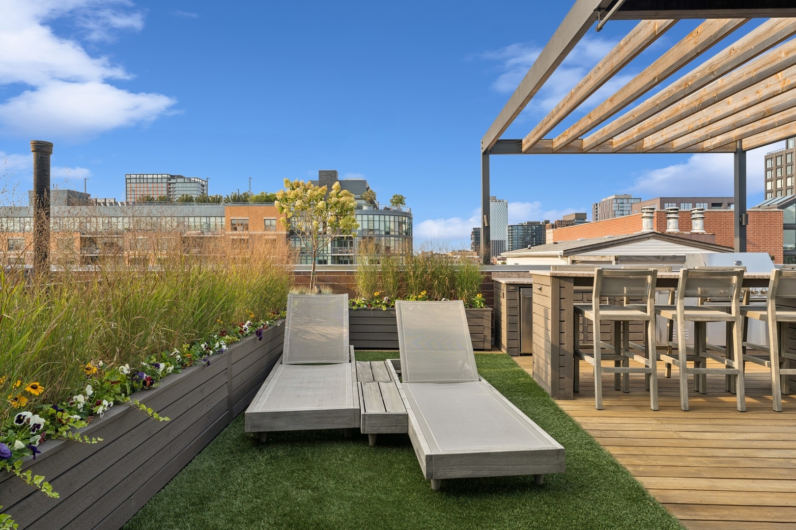 15 South Racine Avenue, Unit 5N Chicago, IL 60607 - Photo 27 of 30