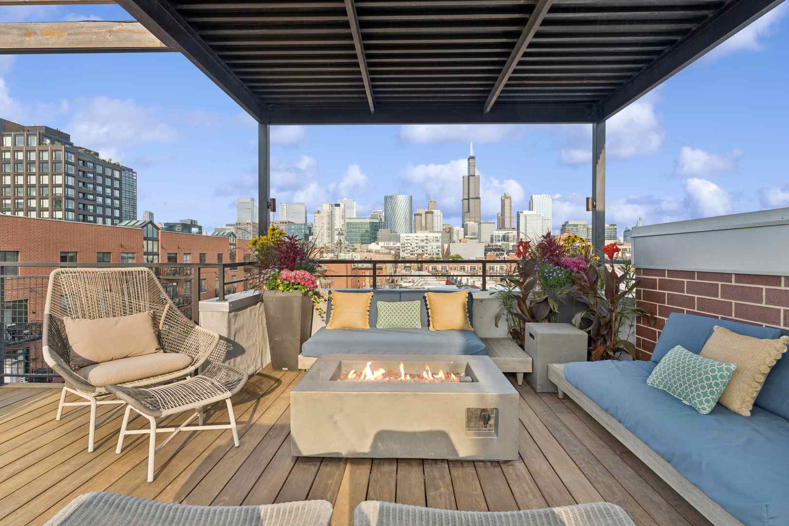 15 South Racine Avenue, Unit 5N Chicago, IL 60607 - Photo 3 of 30