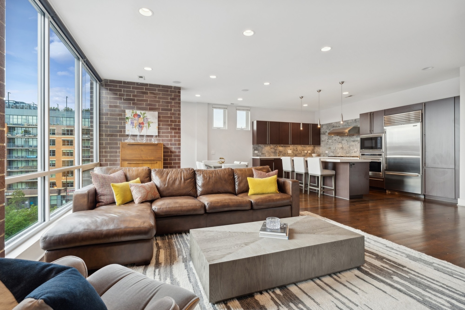 15 South Racine Avenue, Unit 5N Chicago, IL 60607 - Photo 5 of 30