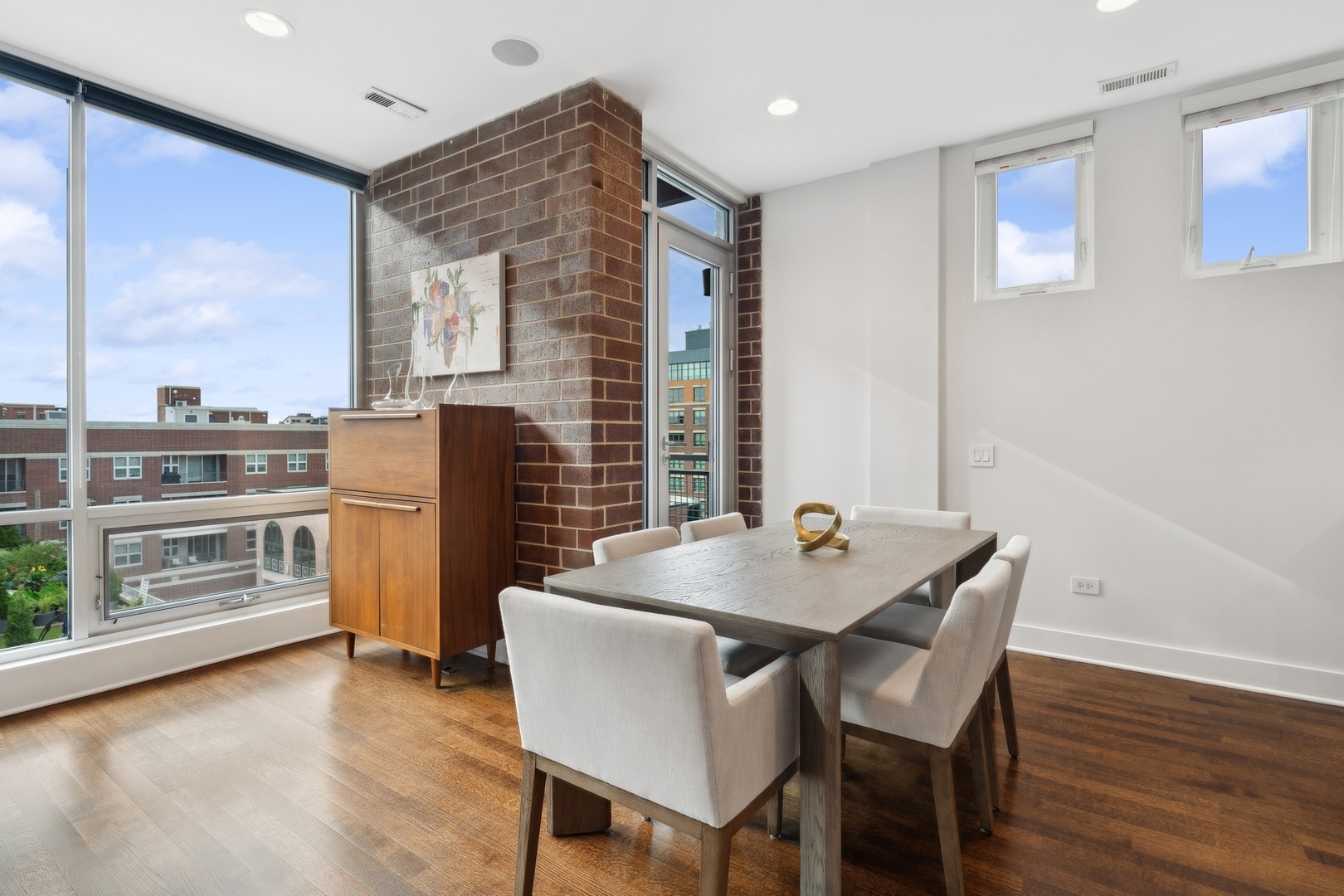 15 South Racine Avenue, Unit 5N Chicago, IL 60607 - Photo 10 of 30