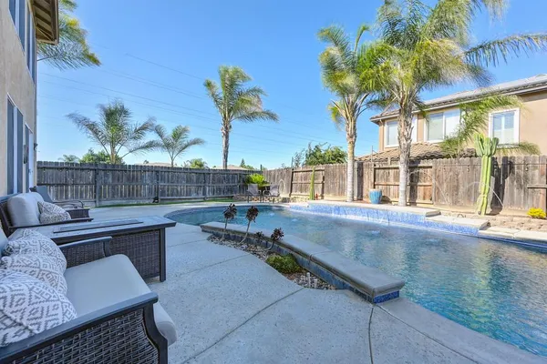 $739,900 | 5034 Winding River Court, Riverbank, CA 95367
