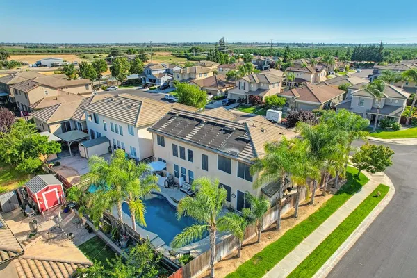 $739,900 | 5034 Winding River Court, Riverbank, CA 95367