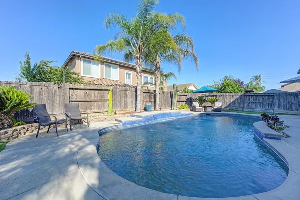 $739,900 | 5034 Winding River Court, Riverbank, CA 95367
