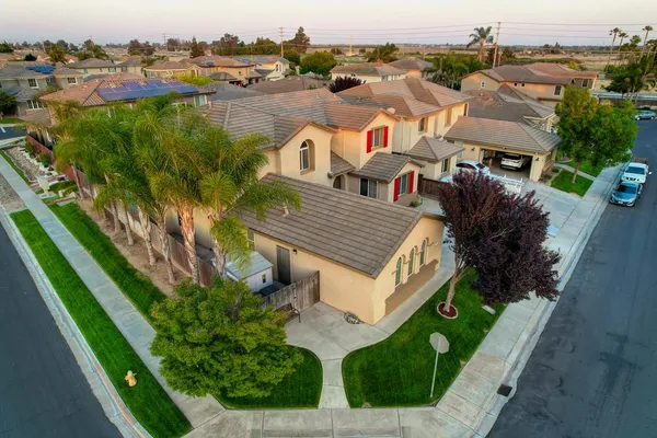 $739,900 | 5034 Winding River Court, Riverbank, CA 95367
