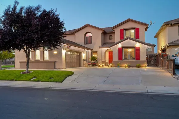$739,900 | 5034 Winding River Court, Riverbank, CA 95367