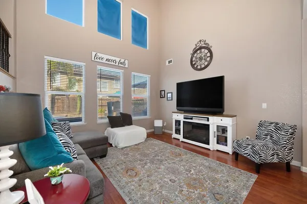 $739,900 | 5034 Winding River Court, Riverbank, CA 95367