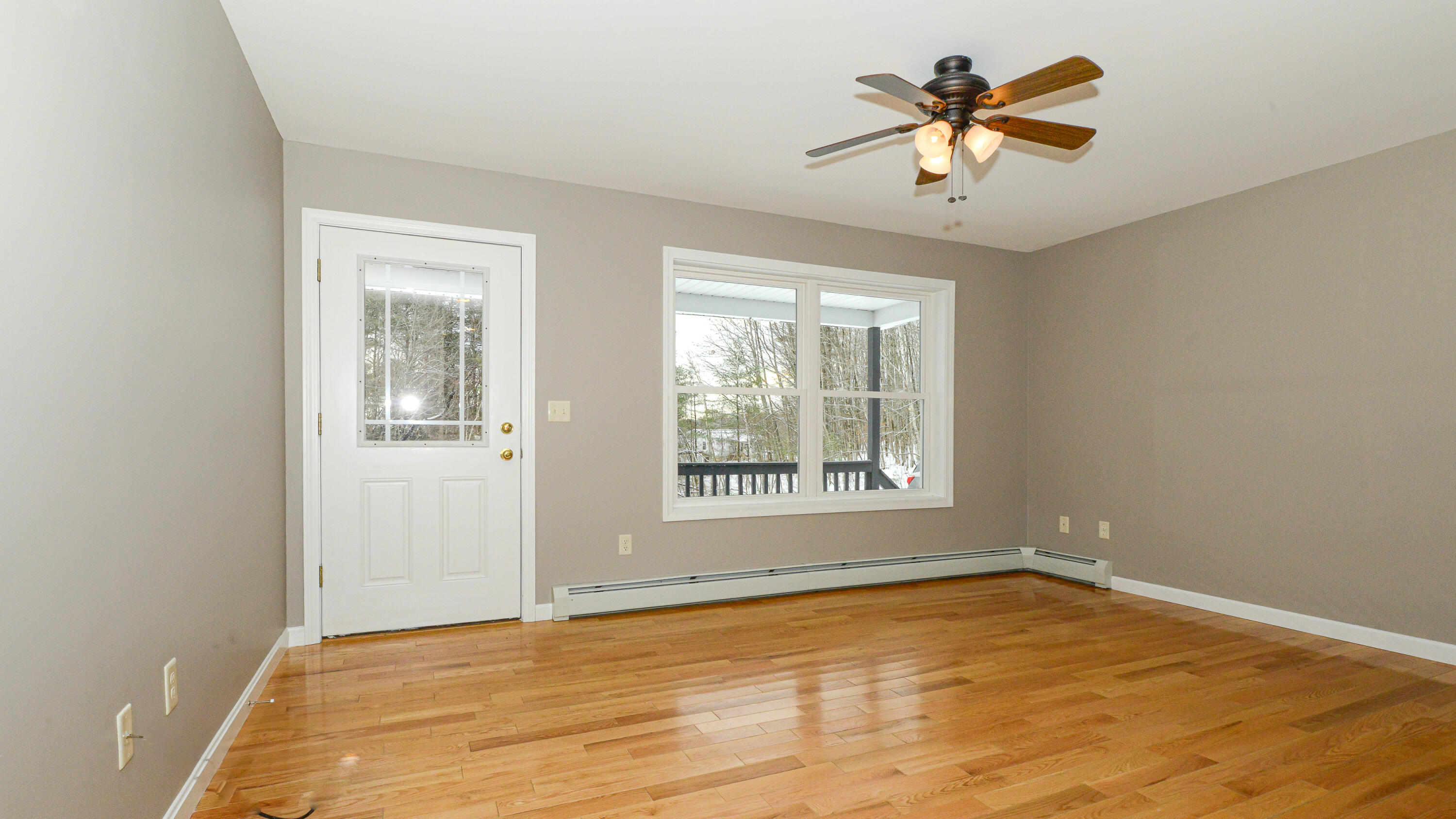381 Quaker Ridge Road Casco, ME 04015 - Photo 12 of 39 Livingroom