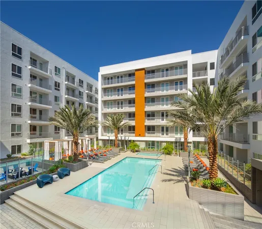 $4,185 | 6235 Topanga Canyon Boulevard, Unit 447, Woodland Hills, CA 91367