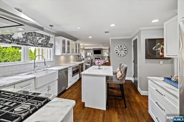 $5,500 | 163 Godwin Avenue, Unit 1, Ridgewood, NJ 07450