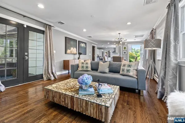 $5,500 | 163 Godwin Avenue, Unit 1, Ridgewood, NJ 07450