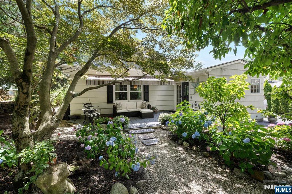 163 Godwin Avenue, Unit 1 Ridgewood, NJ 07450 - Photo 29 of 33