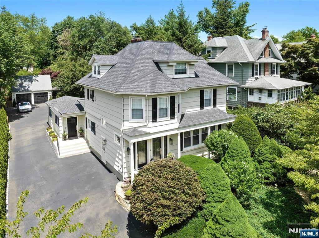 163 Godwin Avenue, Unit 1 Ridgewood, NJ 07450 - Photo 3 of 33