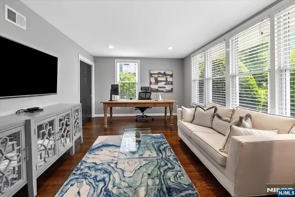 $5,500 | 163 Godwin Avenue, Unit 1, Ridgewood, NJ 07450