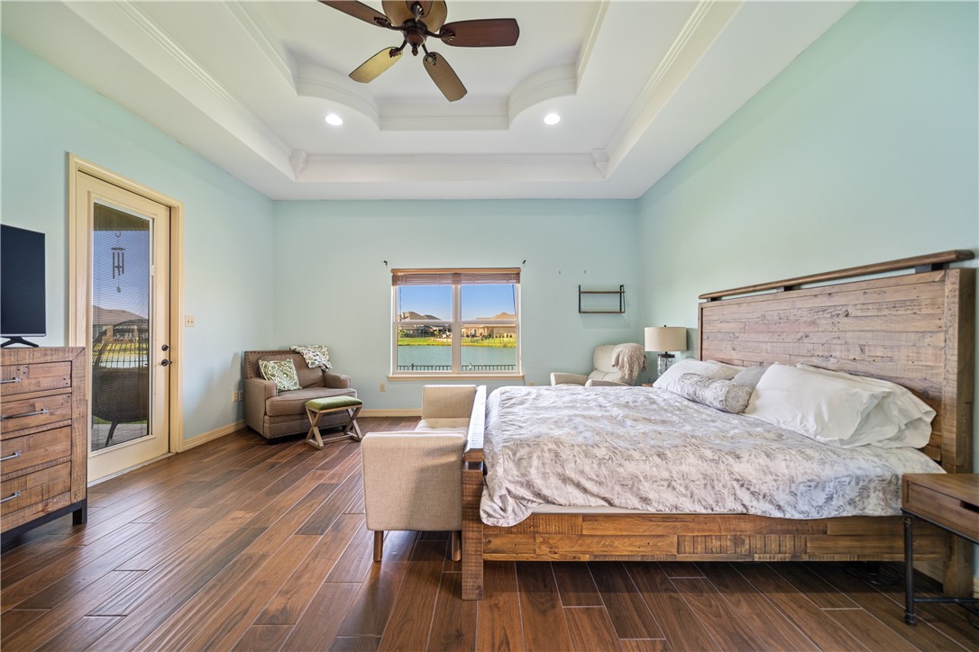 531 Pinehurst Portland, TX 78374 - Photo 30 of 36 a bedroom with a bed and a couch