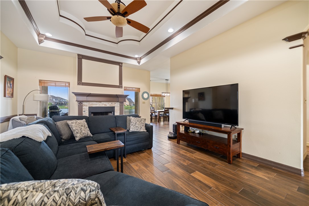 531 Pinehurst Portland, TX 78374 - Photo 9 of 36 a living room with furniture and a flat screen tv