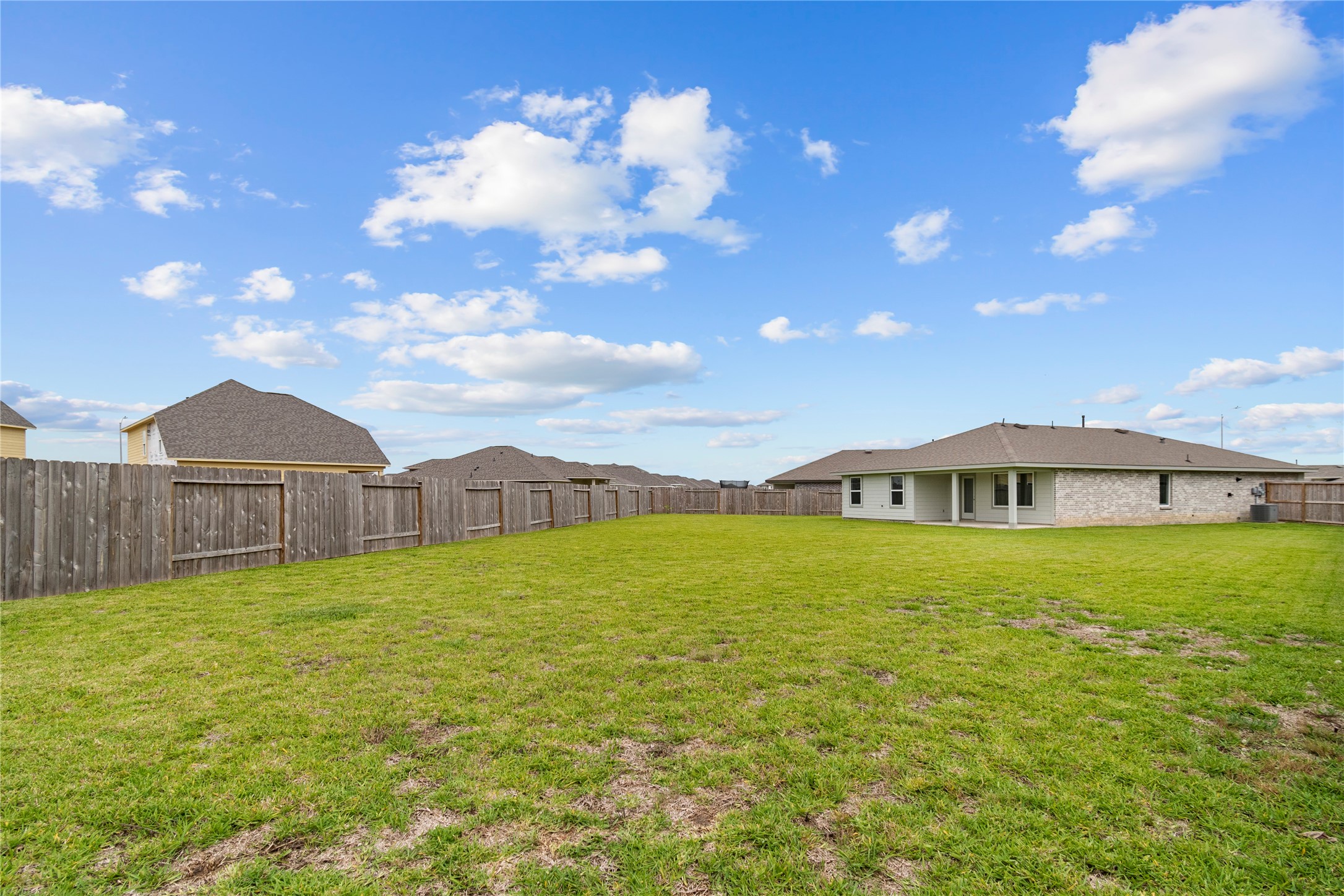 1203 Truckee River Drive Rosharon, TX 77583 - Photo 12 of 12 a view of a large garden with an outdoor space