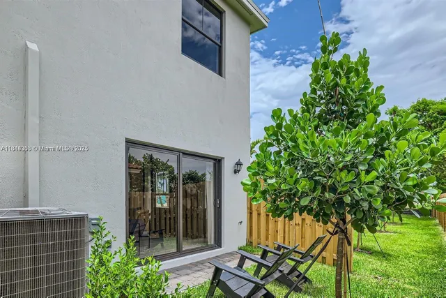 $2,800 | 445 Northeast 1st Street, Unit 445, Florida City, FL 33034