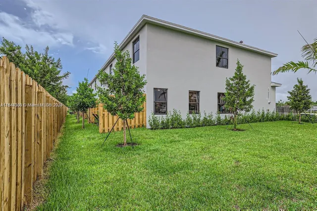 $2,800 | 445 Northeast 1st Street, Unit 445, Florida City, FL 33034