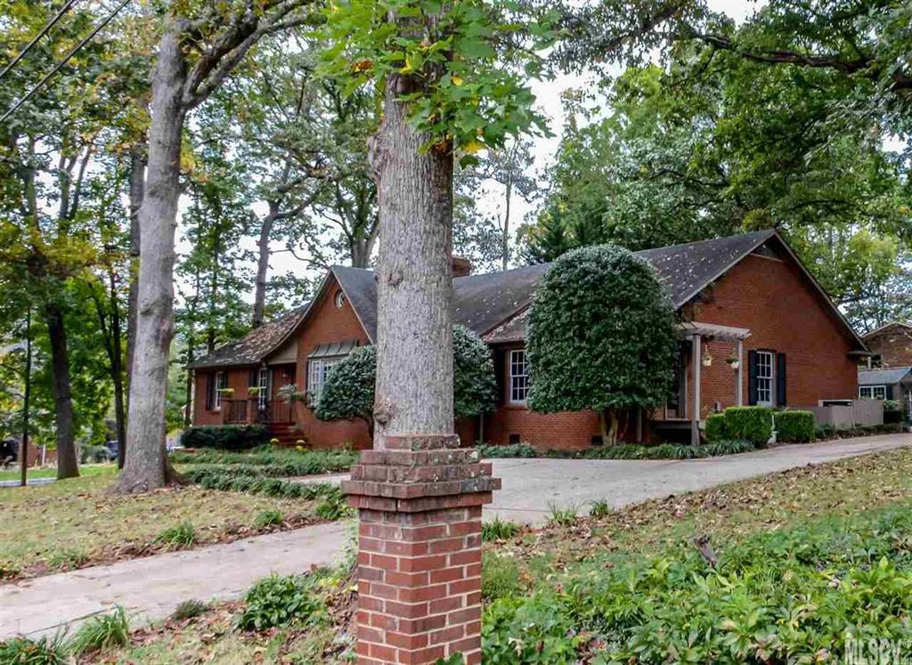 604 8th Street Southwest Conover, NC 28613 - Photo 2 of 25 Gallery Image 2