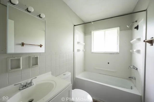 $849 | 2248 North Leland Avenue, Indianapolis, IN 46218