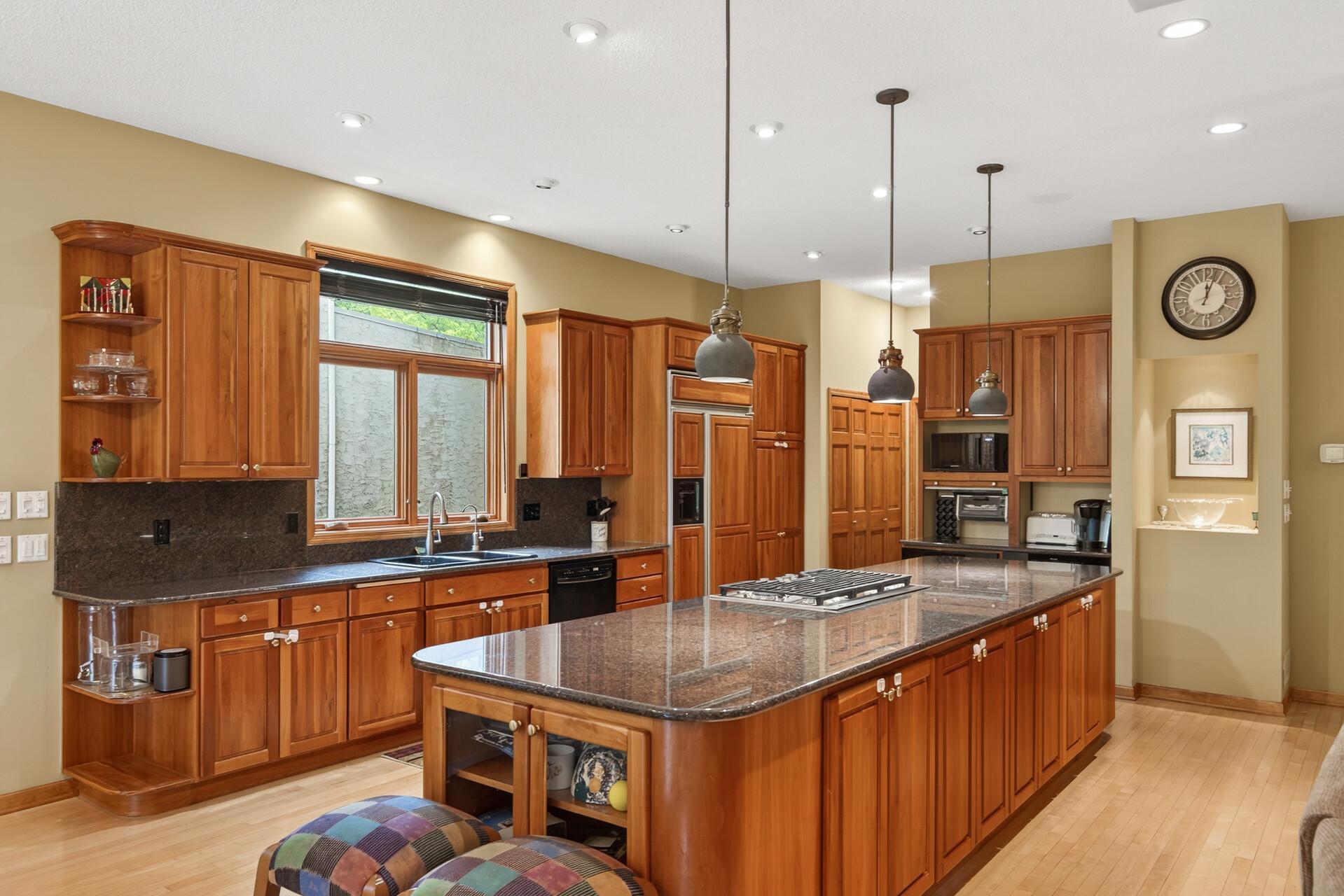 11820 Bren Road Minnetonka, MN 55343 - Photo 10 of 45