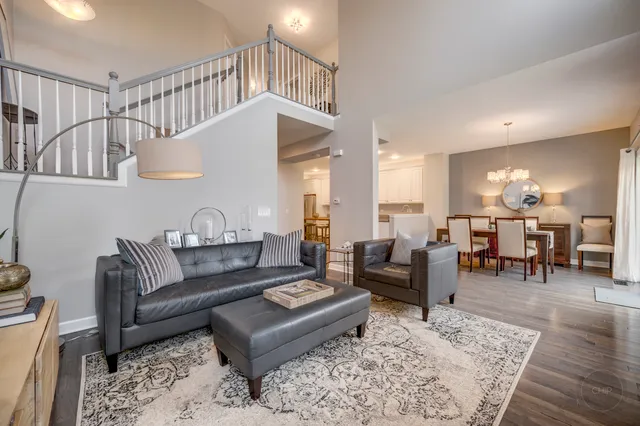 $2,900 | 201 Dorset Avenue, Unit 201, Oswego, IL 60543