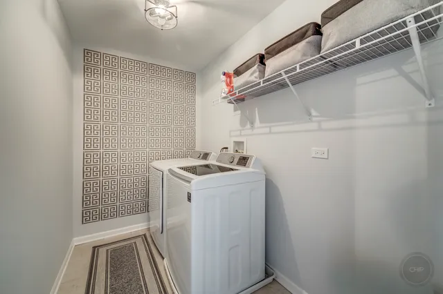 $2,900 | 201 Dorset Avenue, Unit 201, Oswego, IL 60543