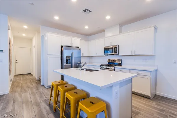 $2,500 | 145 Aqua Commons Lane, Henderson, NV 89015